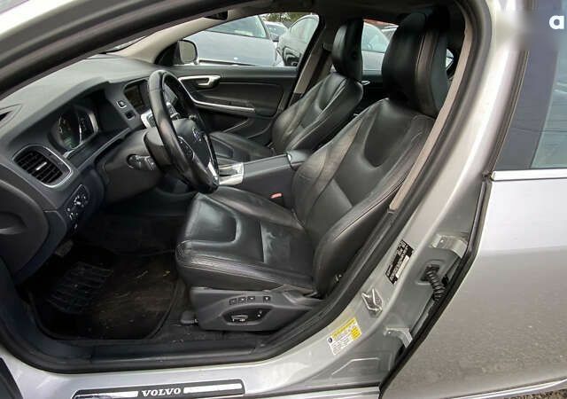 Вольво С60, объемом двигателя 2.5 л и пробегом 284 тыс. км за 9400 $, фото 26 на Automoto.ua