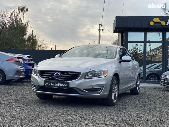 Вольво С60, объемом двигателя 2.5 л и пробегом 284 тыс. км за 9400 $, фото 1 на Automoto.ua