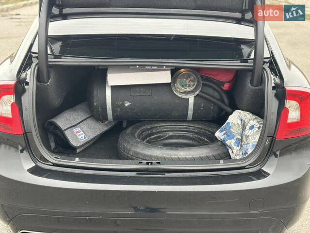 Вольво С60, объемом двигателя 2.52 л и пробегом 293 тыс. км за 9299 $, фото 7 на Automoto.ua