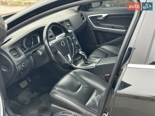 Вольво С60, объемом двигателя 2.52 л и пробегом 293 тыс. км за 9299 $, фото 10 на Automoto.ua