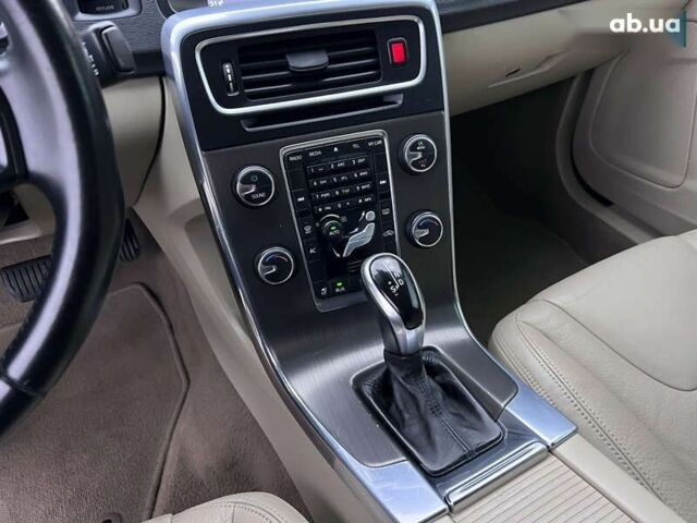 Вольво С60, об'ємом двигуна 2.5 л та пробігом 206 тис. км за 9990 $, фото 24 на Automoto.ua