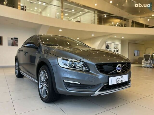 Вольво С60, объемом двигателя 2.5 л и пробегом 181 тыс. км за 15900 $, фото 4 на Automoto.ua