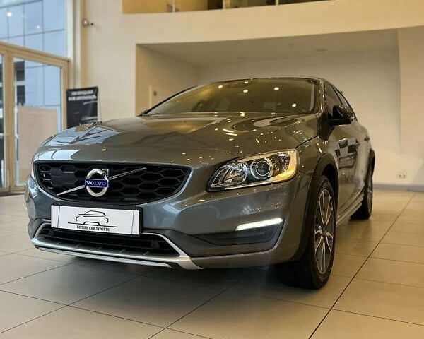 Вольво С60, объемом двигателя 2.5 л и пробегом 181 тыс. км за 15900 $, фото 1 на Automoto.ua