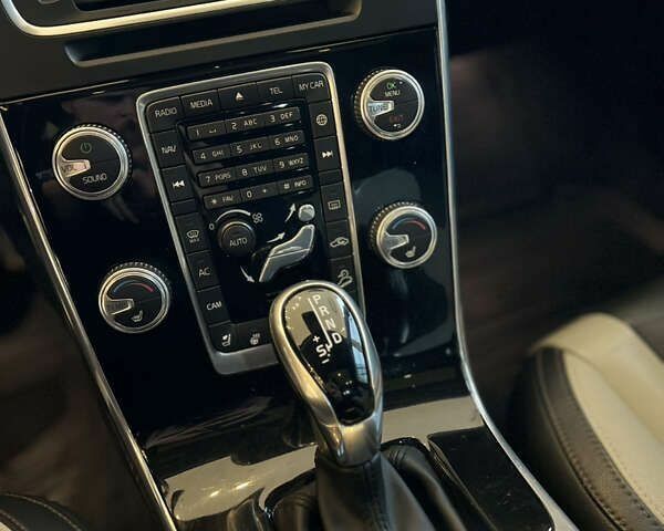 Вольво С60, объемом двигателя 2.5 л и пробегом 181 тыс. км за 15900 $, фото 14 на Automoto.ua