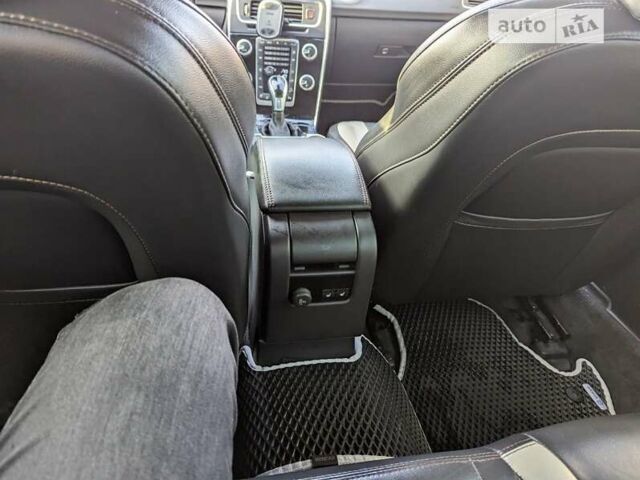 Вольво С60, объемом двигателя 2.5 л и пробегом 91 тыс. км за 13900 $, фото 17 на Automoto.ua
