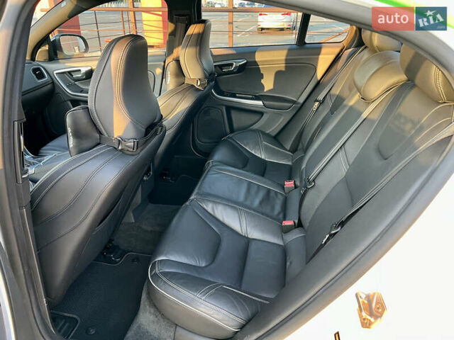 Вольво С60, объемом двигателя 1.97 л и пробегом 121 тыс. км за 22000 $, фото 45 на Automoto.ua