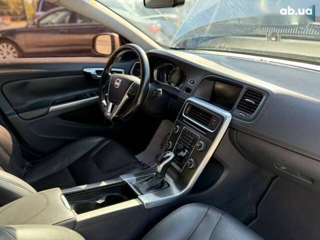 Вольво С60, объемом двигателя 2 л и пробегом 208 тыс. км за 8600 $, фото 5 на Automoto.ua