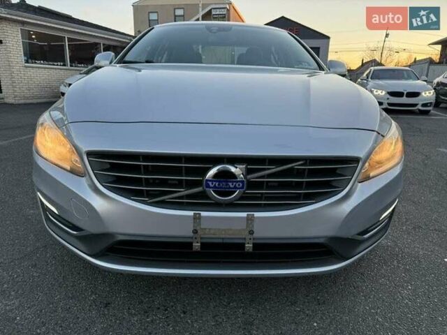 Вольво С60, объемом двигателя 2 л и пробегом 162 тыс. км за 2000 $, фото 1 на Automoto.ua