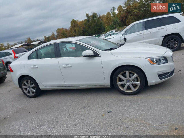 Вольво С60 2015 у Києві на Automoto.ua Вольво С60, об'ємом двигуна 2.5 л та пробігом 189 тис. км за 1500 $, фото 11 на Automoto.ua