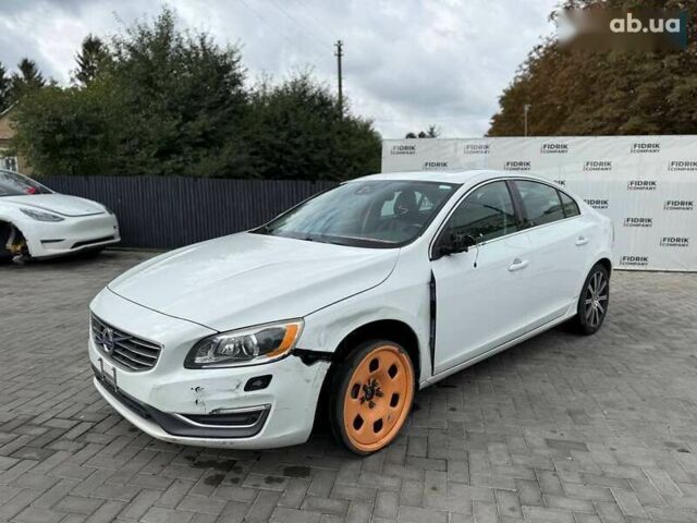 Вольво С60, объемом двигателя 2.5 л и пробегом 118 тыс. км за 8900 $, фото 1 на Automoto.ua