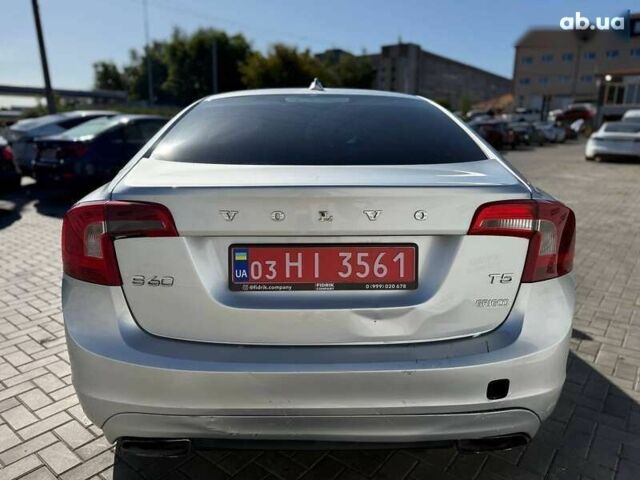 Вольво С60, объемом двигателя 2 л и пробегом 208 тыс. км за 8600 $, фото 9 на Automoto.ua