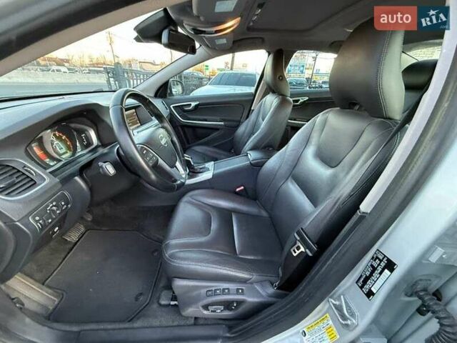 Вольво С60, объемом двигателя 2 л и пробегом 162 тыс. км за 2000 $, фото 14 на Automoto.ua