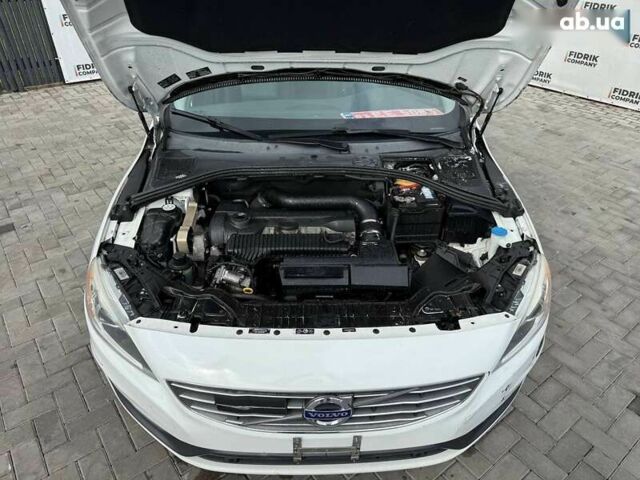 Вольво С60, объемом двигателя 2.5 л и пробегом 118 тыс. км за 8900 $, фото 2 на Automoto.ua