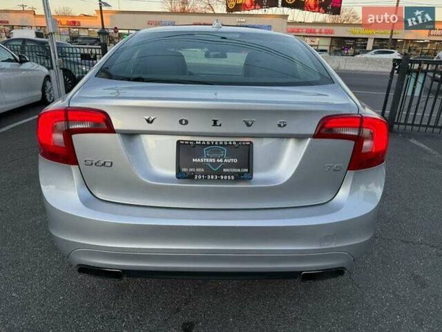 Вольво С60, объемом двигателя 2 л и пробегом 162 тыс. км за 2000 $, фото 4 на Automoto.ua