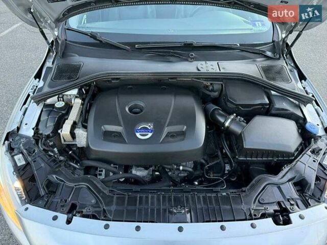 Вольво С60, объемом двигателя 2 л и пробегом 162 тыс. км за 2000 $, фото 13 на Automoto.ua