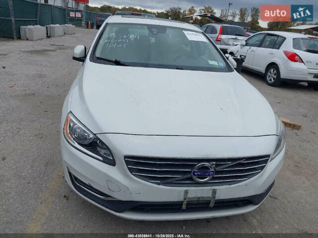 Вольво С60 2015 у Києві на Automoto.ua Вольво С60, об'ємом двигуна 2.5 л та пробігом 189 тис. км за 1500 $, фото 10 на Automoto.ua