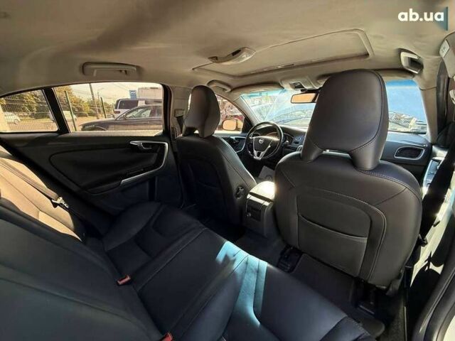 Вольво С60, объемом двигателя 2 л и пробегом 208 тыс. км за 8600 $, фото 6 на Automoto.ua