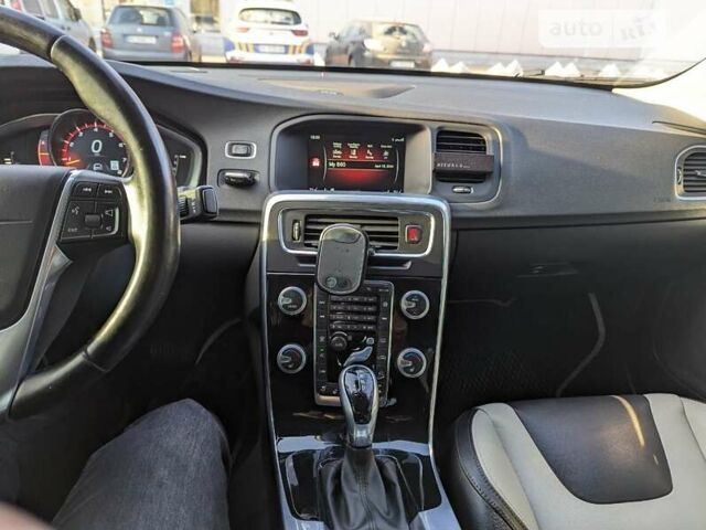 Вольво С60, объемом двигателя 2.5 л и пробегом 91 тыс. км за 13900 $, фото 10 на Automoto.ua