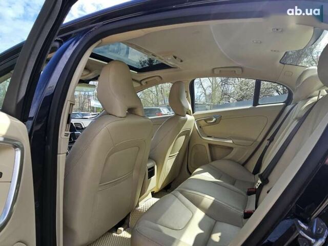 Вольво С60, объемом двигателя 2.5 л и пробегом 81 тыс. км за 13600 $, фото 19 на Automoto.ua