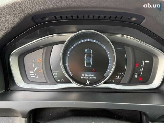 Вольво С60, объемом двигателя 2.5 л и пробегом 118 тыс. км за 8900 $, фото 15 на Automoto.ua