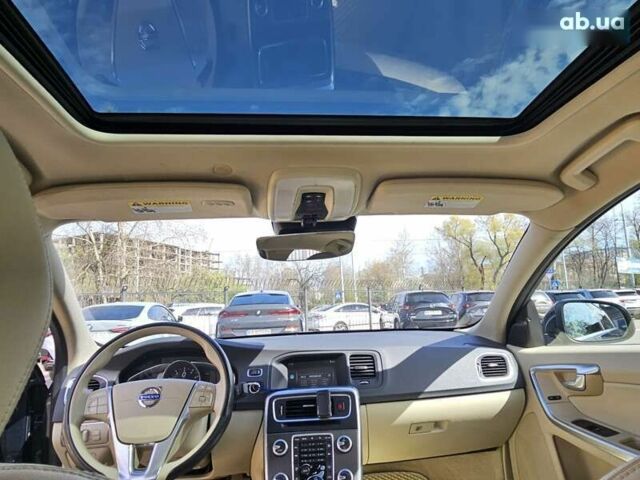 Вольво С60, объемом двигателя 2.5 л и пробегом 81 тыс. км за 13600 $, фото 12 на Automoto.ua