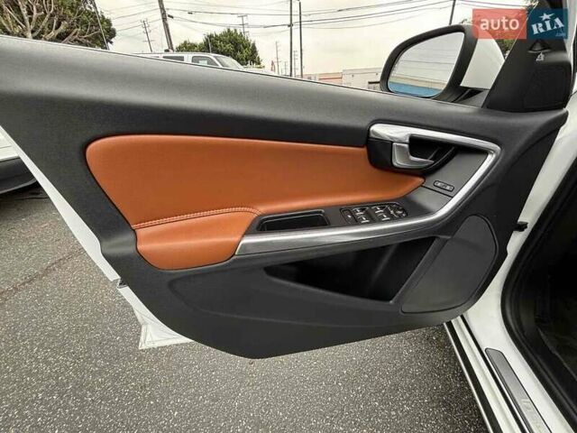 Вольво С60, объемом двигателя 2 л и пробегом 105 тыс. км за 2700 $, фото 14 на Automoto.ua