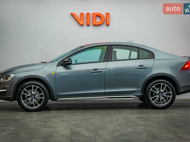 Вольво С60, объемом двигателя 2 л и пробегом 132 тыс. км за 18224 $, фото 2 на Automoto.ua