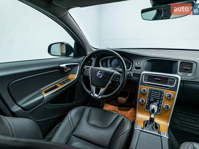 Вольво С60, объемом двигателя 2 л и пробегом 132 тыс. км за 18224 $, фото 10 на Automoto.ua