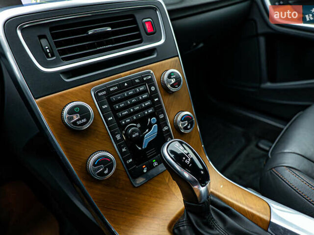 Вольво С60, объемом двигателя 2 л и пробегом 132 тыс. км за 18224 $, фото 15 на Automoto.ua