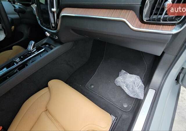 Вольво С60, объемом двигателя 1.97 л и пробегом 8 тыс. км за 16800 $, фото 19 на Automoto.ua