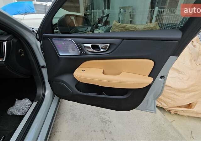 Вольво С60, объемом двигателя 1.97 л и пробегом 8 тыс. км за 16800 $, фото 15 на Automoto.ua