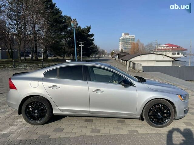 Вольво С60, объемом двигателя 2 л и пробегом 184 тыс. км за 14000 $, фото 4 на Automoto.ua