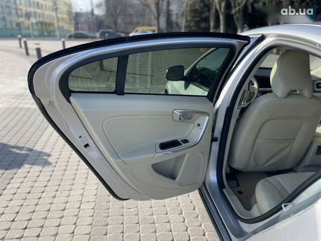 Вольво С60, объемом двигателя 2 л и пробегом 184 тыс. км за 14000 $, фото 10 на Automoto.ua