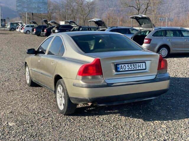 Жовтий Вольво С60, об'ємом двигуна 2.4 л та пробігом 280 тис. км за 3600 $, фото 2 на Automoto.ua