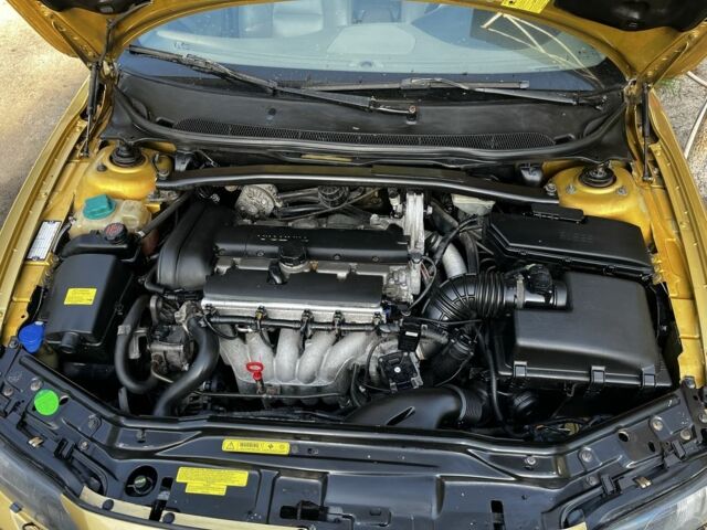 Жовтий Вольво С60, об'ємом двигуна 2.4 л та пробігом 375 тис. км за 3700 $, фото 7 на Automoto.ua