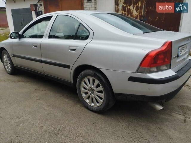 Вольво С60 2001 в Славуте на Automoto.ua Серый Вольво С60, объемом двигателя 2.32 л и пробегом 230 тыс. км за 3380 $, фото 6 на Automoto.ua