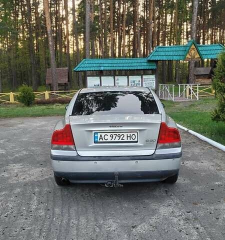 Серый Вольво С60, объемом двигателя 2.4 л и пробегом 407 тыс. км за 3900 $, фото 8 на Automoto.ua