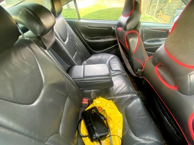 Серый Вольво С60, объемом двигателя 2.3 л и пробегом 0 тыс. км за 3000 $, фото 7 на Automoto.ua