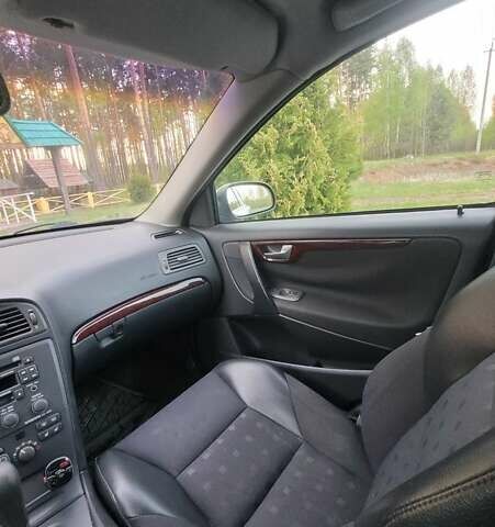 Серый Вольво С60, объемом двигателя 2.4 л и пробегом 407 тыс. км за 3900 $, фото 4 на Automoto.ua