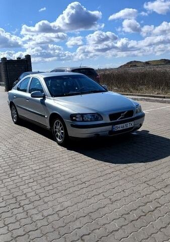 Серый Вольво С60, объемом двигателя 2.44 л и пробегом 360 тыс. км за 5000 $, фото 8 на Automoto.ua