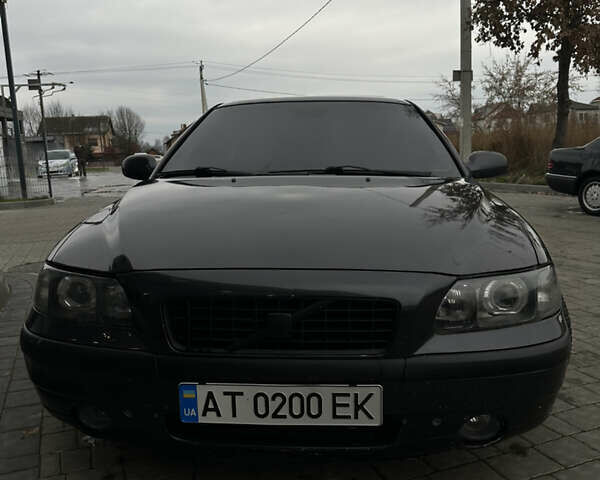 Серый Вольво С60, объемом двигателя 2.4 л и пробегом 328 тыс. км за 4999 $, фото 3 на Automoto.ua