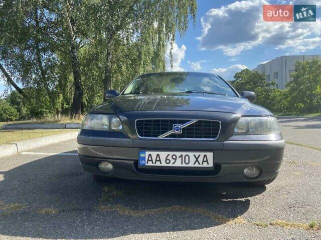 Серый Вольво С60, объемом двигателя 2.4 л и пробегом 291 тыс. км за 4100 $, фото 22 на Automoto.ua
