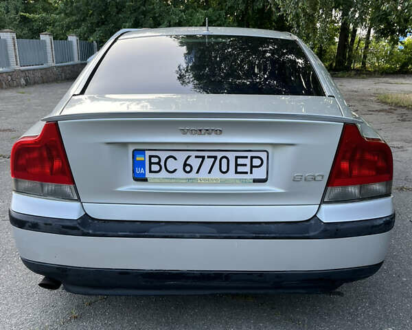Серый Вольво С60, объемом двигателя 2.4 л и пробегом 365 тыс. км за 3900 $, фото 5 на Automoto.ua