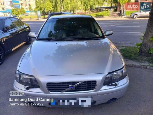 Серый Вольво С60, объемом двигателя 2.44 л и пробегом 242 тыс. км за 5000 $, фото 5 на Automoto.ua