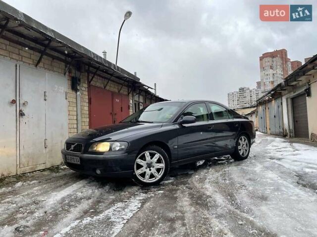 Серый Вольво С60, объемом двигателя 2.4 л и пробегом 291 тыс. км за 4100 $, фото 3 на Automoto.ua
