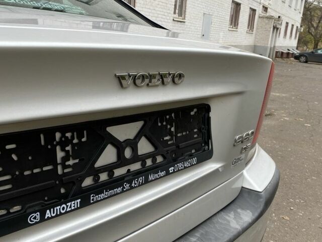 Серый Вольво С60, объемом двигателя 2.4 л и пробегом 340 тыс. км за 2400 $, фото 2 на Automoto.ua