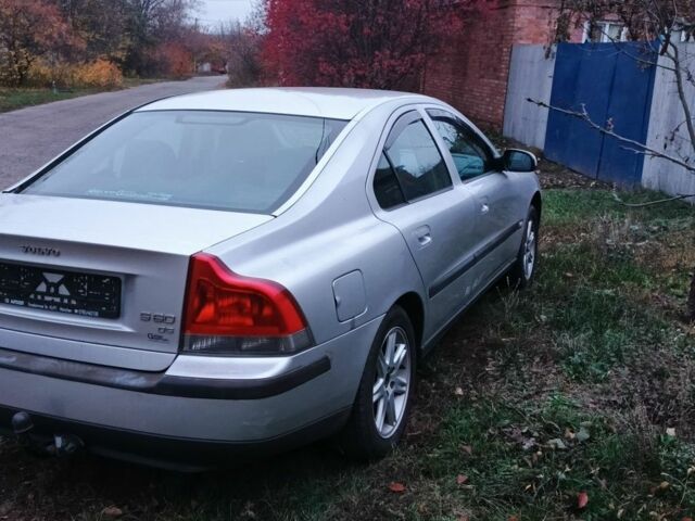 Серый Вольво С60, объемом двигателя 0 л и пробегом 246 тыс. км за 3000 $, фото 3 на Automoto.ua