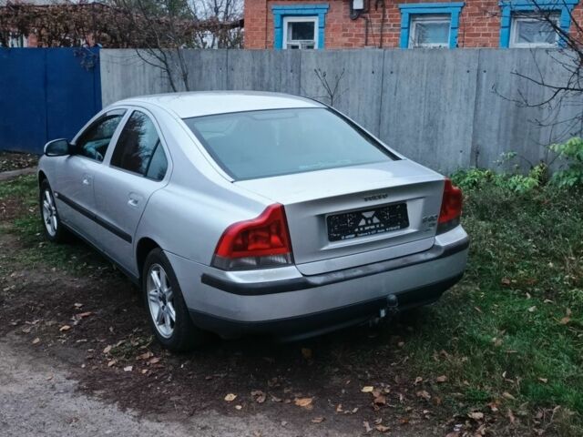 Серый Вольво С60, объемом двигателя 0 л и пробегом 246 тыс. км за 3000 $, фото 2 на Automoto.ua