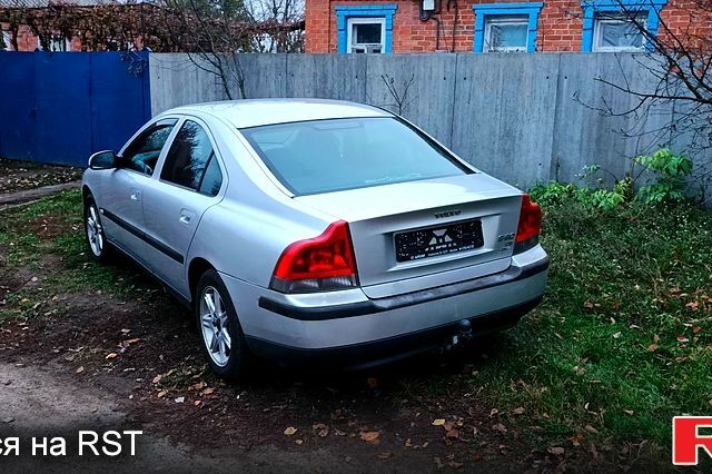 Серый Вольво С60, объемом двигателя 2.4 л и пробегом 246 тыс. км за 3000 $, фото 3 на Automoto.ua