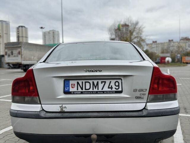 Серый Вольво С60, объемом двигателя 2.4 л и пробегом 340 тыс. км за 2100 $, фото 5 на Automoto.ua